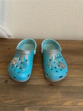 Disney Elsa Aqua Blue Kids Sandal Clogs with Silver Accents